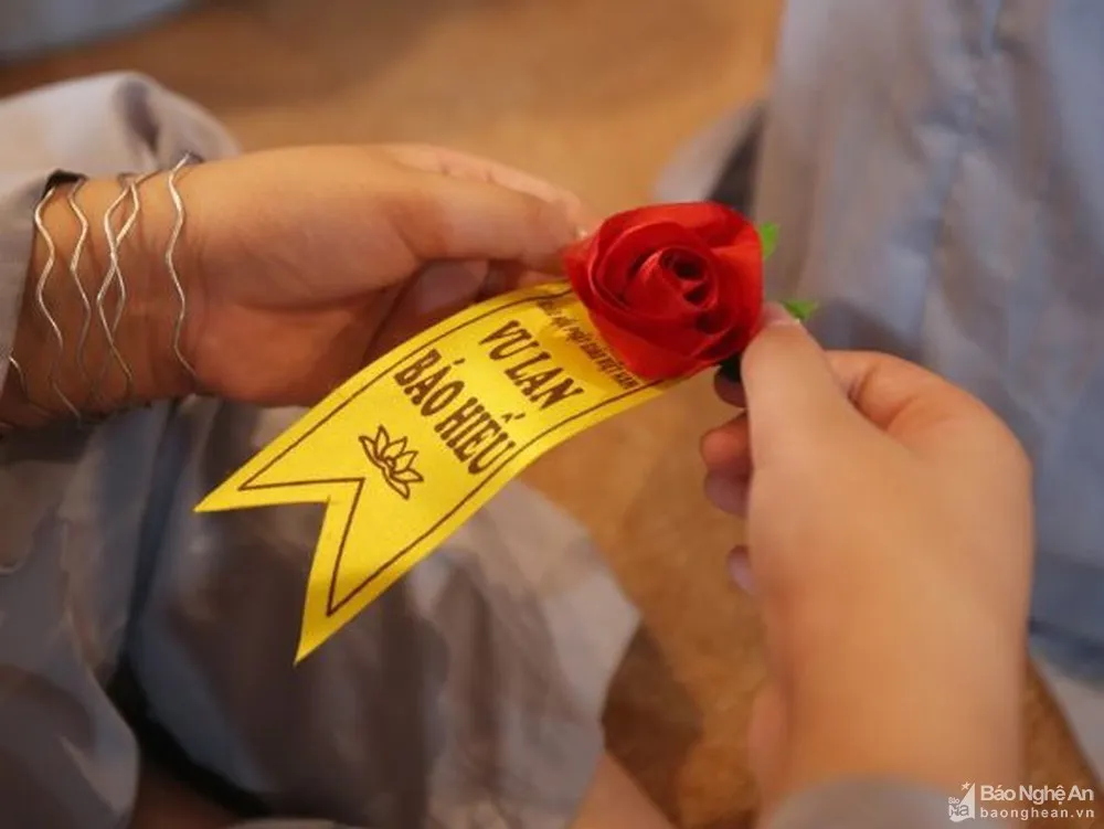 Hoa hồng đỏ lễ Vu Lan